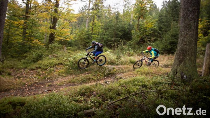 Viele Mountainbiker nutzen die Strecken rund um den Ochsenkopf. Deutlich mehr wären es, hätte der Bikepark am Südhang wieder geöffnet. Bild: Lukas Hennecke/Bullhead House/exb