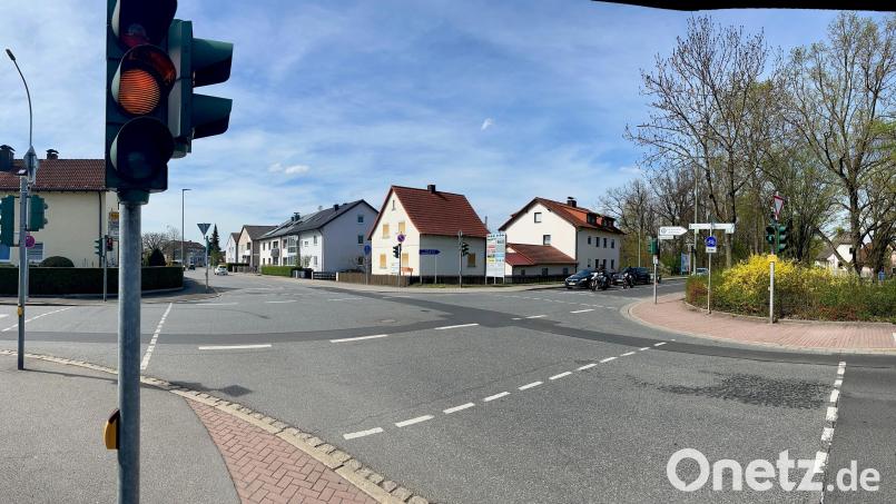 An der Kreuzung Parksteiner Straße/Mooslohstraße entsteht bald eine neue Ampel. Bild: Gabi Schönberger