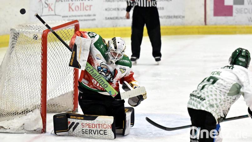 Torhüter Lucas Di Berardo bleibt auch in der kommenden Saison beim ERSC Amberg. Archivbild: Hubert Ziegler