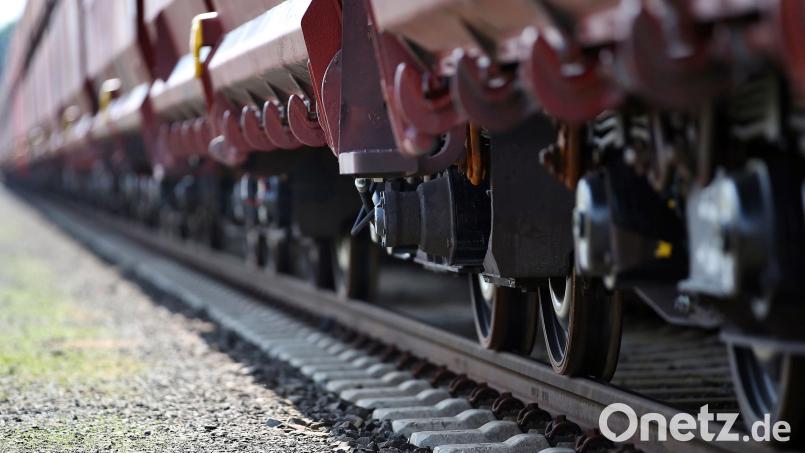 Ein defekter Bremsschuh brachte die acht Wagons in Neutraubling ins Rollen. Symbolbild: Oliver Berg