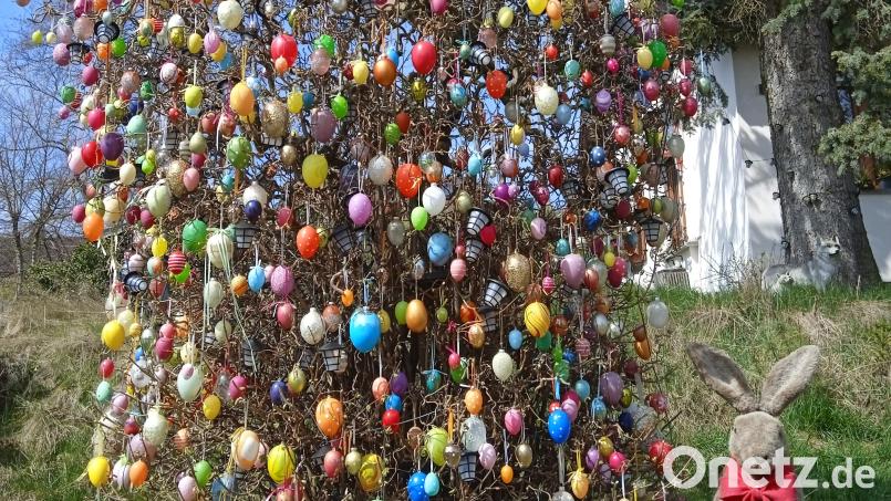 Osterdeko im Garten von Christina Kreuzer aus Floß. Bild: Christina Kreuzer