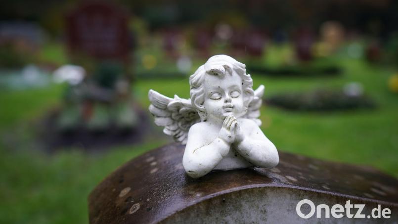 Einen Engel wünscht man sich und seinen Lieben, im Leben wie im Tod. Bild: Marcus Brandt/dpa