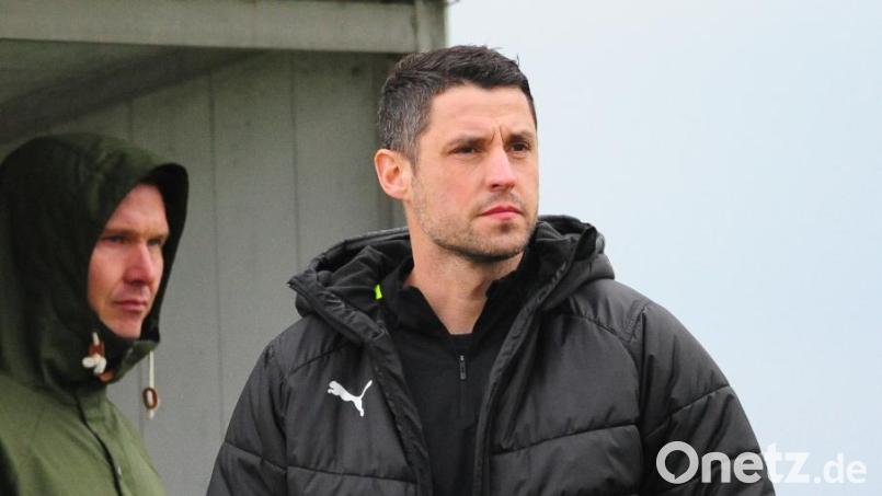 Jiri Prochazka, Trainer des SV Poppenreuth, steht mit seinem Team am sportlichen Abgrund. Archivbild: Thomas Schrems
