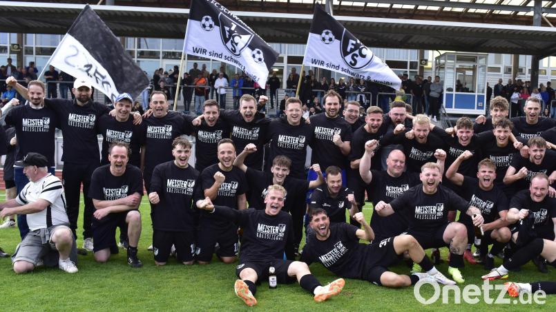 Der 1. FC Schwarzenfeld ist Meister der Kreisliga West. Bild: ham