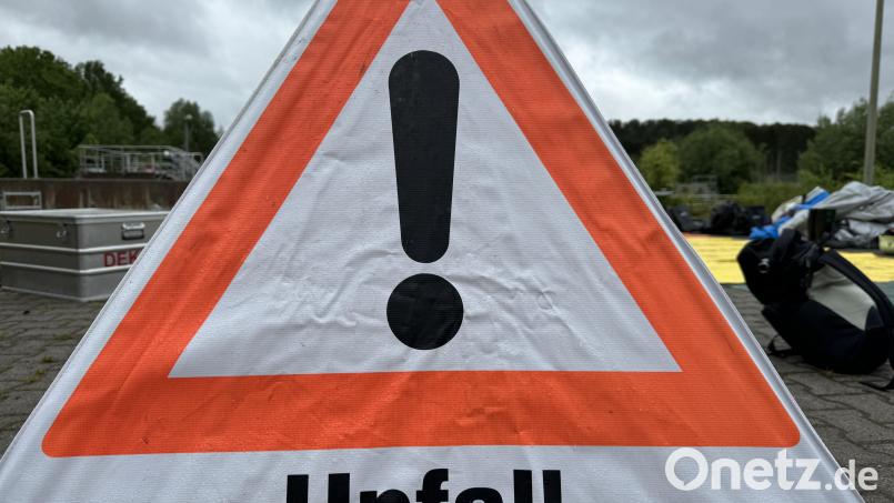 Auf der B470 zwischen Kirchenthumbach und Sommerau hat sich ein schwerer Verkehrsunfall ereignet. Symbolbild: Heike Unger
