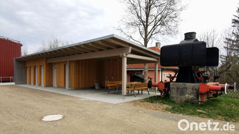 Die neue Raststation für Radfahrer und Wanderfreunde am ehemaligen Bahnhof wird am Radlersonntag am 27. April eröffnet. Bild: gz