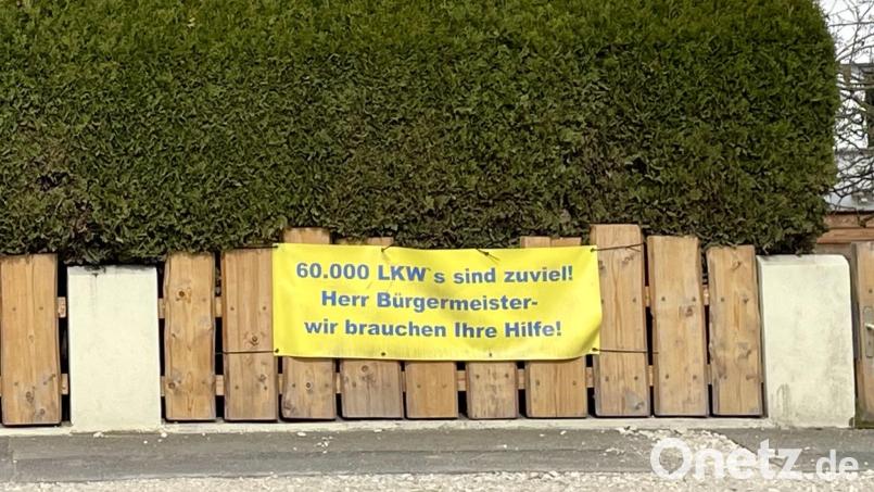 Die IG Kaolinstraße appelliert an Bürgermeister Marcus Eichenmüller, eine Alternativroute zu unterstützen. Bild: Krones