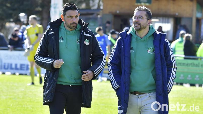 Serdal Gündogan (links) und Florian Schlicker mussten am Montagabend als Trainer der DJK Ammerthal gehen. Archivbild: Hubert Ziegler