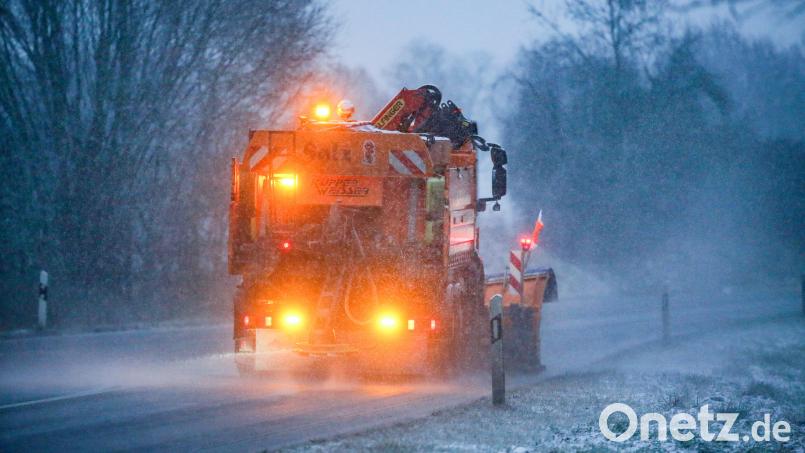 Der Winter 2024/2025 blieb größtenteils schneefrei. Doch der Winterdienst hatte trotzdem viel zu tun. Symbolbild: Thomas Warnack/dpa