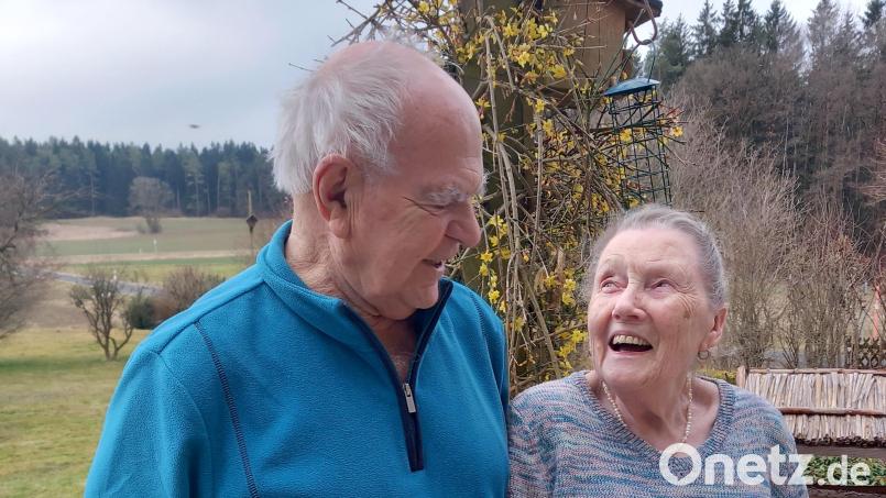 Horst und Ingrid Ziesmann haben über Jahrzehnte zur Erfolgsgeschichte des ASV Schwend beigetragen. Bild: hka