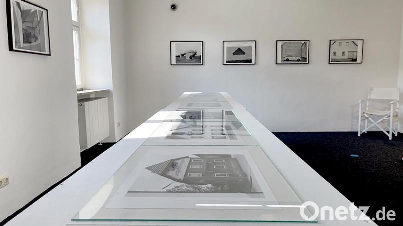 Olaf Unverzart präsentiert seine &quot;Fotografien aus dem Oberpfälzer Grenzland&quot; im Luftmuseum Amberg. Bild: Alexander Unger