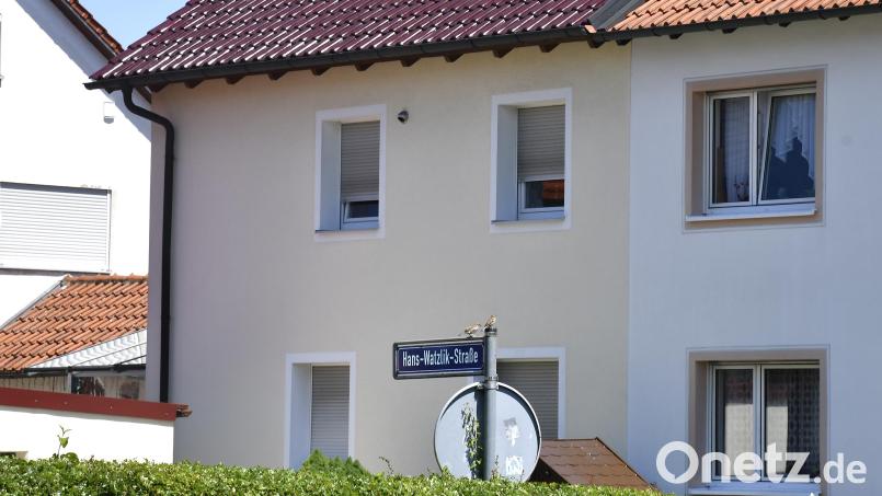 Wie umgehen mit einer Straße, die nach dem Hitler-Verehrer und Nationalsozialisten Hans-Watzlik benannt ist? In Sulzbach-Rosenberg ist dazu nun nach über vierjähriger Diskussion eine Grundsatzentscheidung gefallen. Bild: Petra Hartl