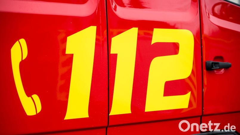 Die Feuerwehr hatte einen Brand in einem Firmengebäude in Selb schnell unter Kontrolle. Symbolbild: Daniel Vogl/dpa