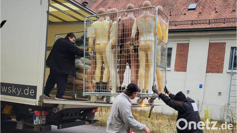 Hier zieht Ambergs Militärgeschichte um: Die Militärhistorische Sammlung ist jetzt zurück in der Leopoldkaserne. Die Puppen sollen später auch wieder alte Uniformen aus der Garnisonsstadt Amberg tragen. Bild: Wolfgang Eger