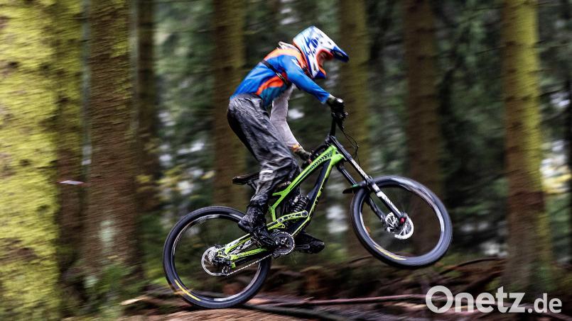 Ein Unbekannter hat in Vohenstrauß ein Mountainbike gestohlen. Symbolbild: Swen Pförtner/dpa