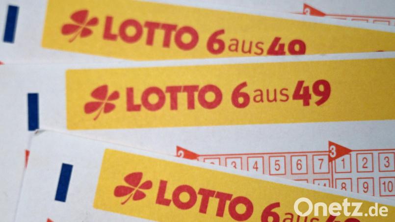 Ein Oberpfälzer darf sich über einen Lottogewinn von 1,2 Millionen Euro freuen. Symbolbild: Federico Gambarini/dpa