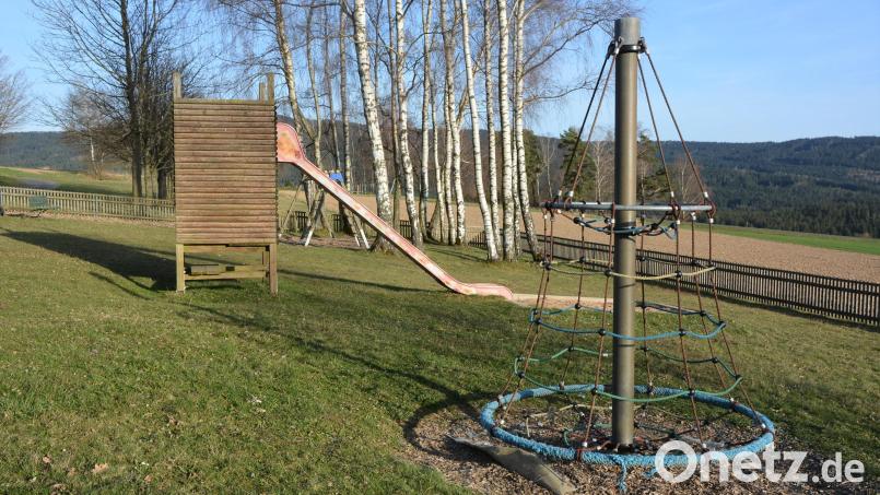 Eine Attraktion bekommt der Spielplatz beim Grenzlandturm (Bild) mit einem maßstabsgetreuen Nachbau des Tillenbergturms als Kletter- und Rutschturm. Bild: jr