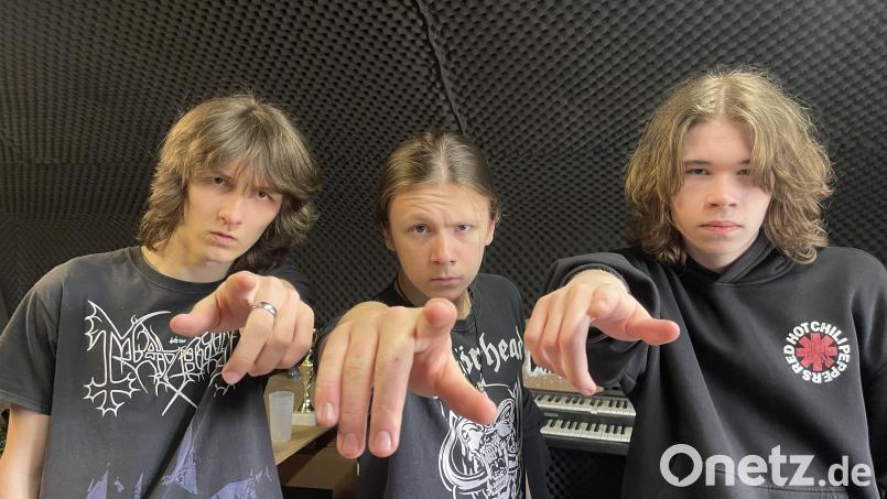 Sie wollen als Rock-Band durchstarten (von links): Artem, Andrij und Peter von den &quot;Wet Wipes&quot;. Bild: Paulina Schmidt