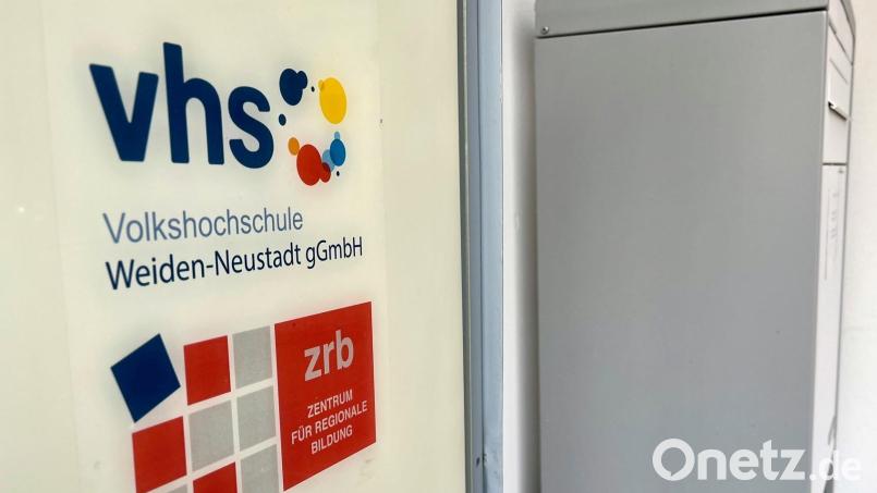 Die Volkshochschule Weiden-Neustadt ist eine gemeinnützige GmbH. Neben dieser Rechtsform gibt es noch zwei weitere für VHS. Bild: Gabi Schönberger
