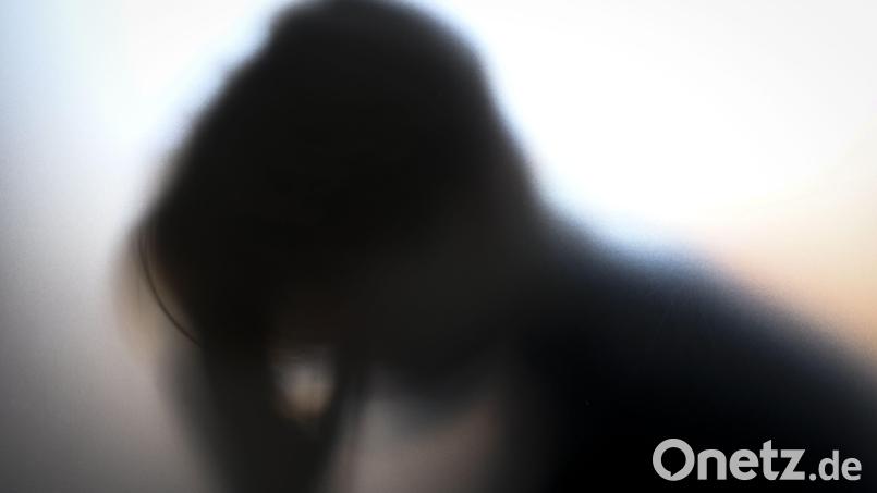 Immer mehr Menschen fehlen in der Arbeit wegen psychischer Erkrankungen. Witt packt das Thema nun an. Auch Geschäftsführer Johann Kiener – aus persönlichen Gründen. Symbolbild: Emmi Korhonen/dpa