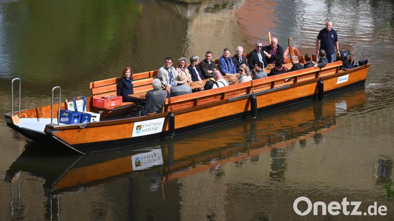 Mit zünftiger Musik und einem Weißwurstfrühstück eröffnete das Kulturreferat der Stadt Amberg die diesjährige Plätten-Saison, die voraussichtlich bis Ende Oktober andauert. Bild: gf