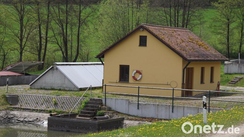 Auf dem Maschinenhaus in der Kläranlage soll eine Photovoltaikanlage mit Speicher errichtet werden. Bild: mmj