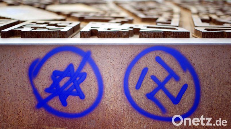 Erschreckende Bilanz: Die Zahl antisemitischer Taten hat sich binnen zwölf Monaten verdoppelt. (Archivbild) Bild: Daniel Reinhardt/dpa