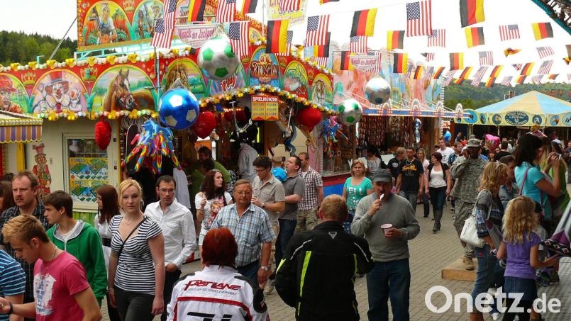 Volksfeststimmung pur: Die 51. Auflage der deutsch-amerikanischen Freundschaftswoche in Hohenfels läuft von 30. April bis 4. Mai. Archivbild: bö