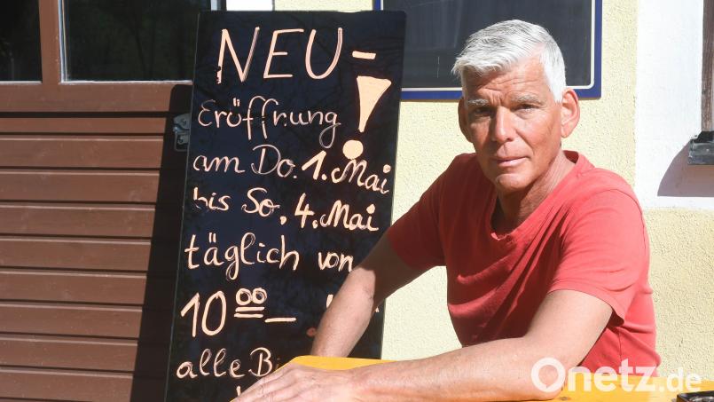 Ein paar Tage nach Unterzeichnung des Pachtvertrages Anfang des Jahres verletzte ich Wolfgang Huttarsch schwer. Es gelingt ihm dennoch, die Gaststätte der Freizeitanlage in Neustadt/WN zum 1. Mai zu eröffnen. Bild: Gabi Schönberger