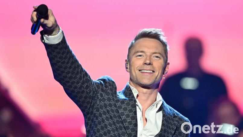 Ronan Keating tritt am 2. August 2025 beim &quot;Schlosspark Festival&quot; in Schwarzenfeld auf. Bild: Hendrik Schmidt/dpa