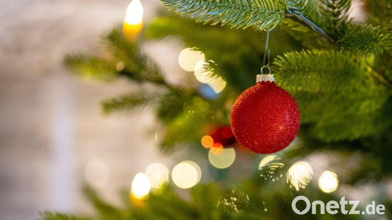 Das Weihnachtsessen endete mit Verletzten und zwei Strafanzeigen. (Symbolbild) Bild: Monika Skolimowska/dpa