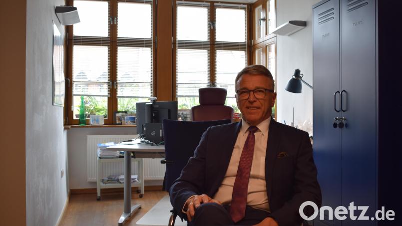 Bürgermeister Franz Stahl hat noch nicht entschieden, ob er bei der nächsten Kommunalwahl 2026 noch einmal für den Posten als Rathauschef kandidiert. Er ist bereits seit 22 Jahren, die vierte Periode im Amt. Bild: szl