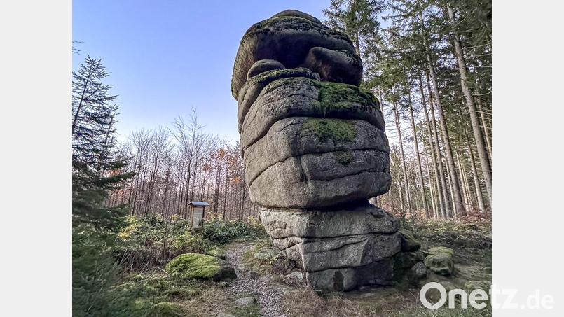 Granitfelsen sind typisch für die Region. Die Blöcke erinnern an aufgeschichtete Brotlaibe. Bild: Matthias Scheinkönig