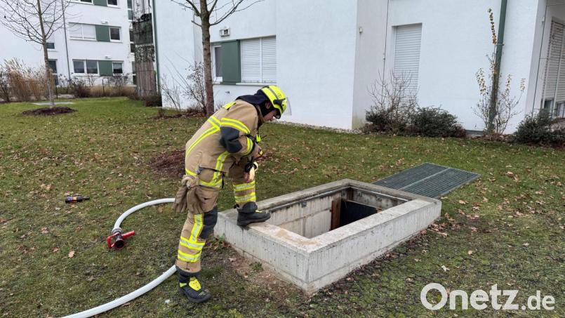 Die Berufsfeuerwehr Regensburg nach am Nachmittag eine starke Rauchentwicklung wahr. Bild: Christoph Tresch/Berufsfeuerwehr Regensburg