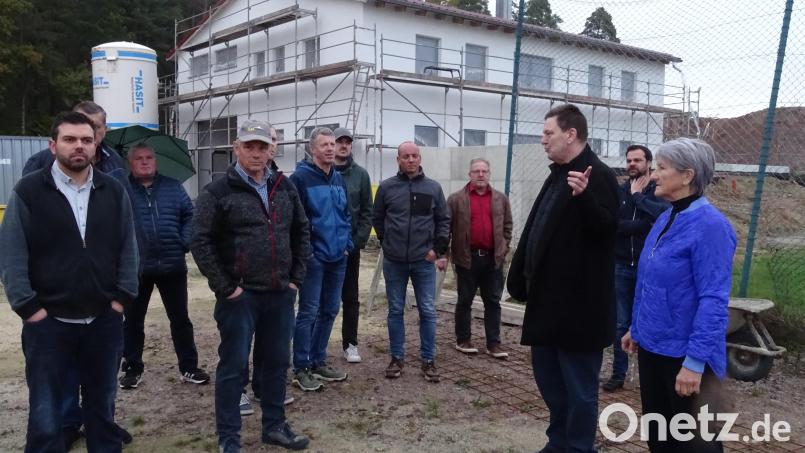 Die Sanierung und Neugestaltung des Bauhofs hat den Fensterbacher Gemeinderat das ganze Jahr 2024 über bei Ortsbesichtigungen und Rathausdebatten beschäftigt. Nun sind weitere Aufträge für das Großprojekt vergeben worden. Archivbild: Houschka