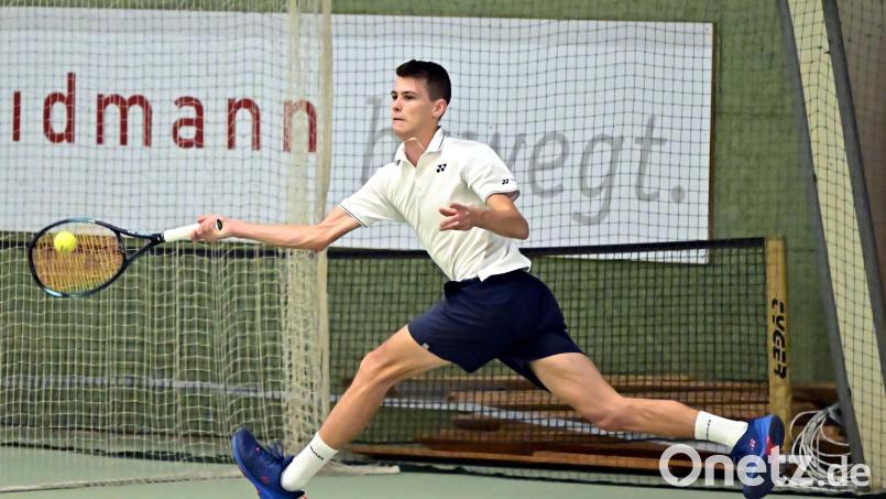 Kai Lemstra in Aktion: Beim Dreikönigsturnier Anfang Januar geht der 25-Jährige als Mitfavorit an den Start. Durch zahlreiche Neuerungen lockt das Turnier einige Tennisprofis nach Weiden. Archivbild: Hubert Ziegler