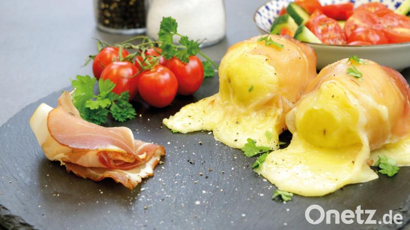 Mit ein paar Ideen lassen sich aus Resten der Festtage wie beispielsweise aus dem Käse vom Raclette schnelle, einfache und leckere Gerichte zubereiten. Bild: KMG/Die-Kartoffel.De/dpa-tmn