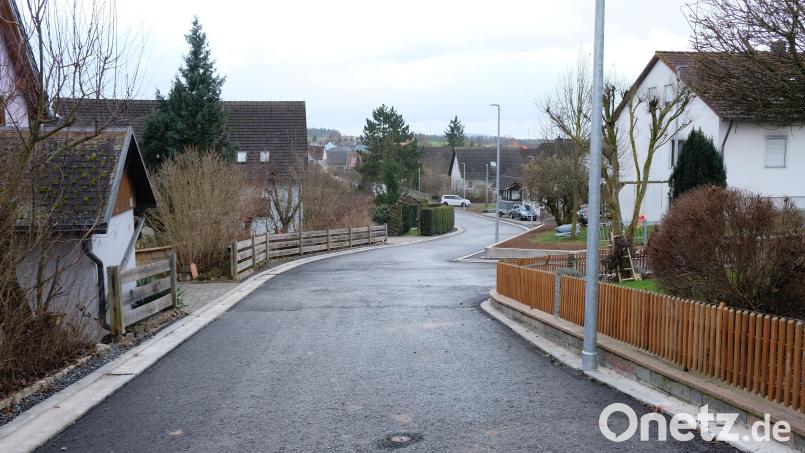 Mit zirka 1,5 Millionen Euro war die Erneuerung der Forststraße in Oberbibrach einschließlich dem Leitungsbau das größte Jahresprojekt der Gemeinde. Damit verbundene Haushaltsbelastungen durch die Erhöhung der Grundsteuer oder der Gewerbesteuer zu kompensieren, schloss der Gemeinderat aus. Bild: do