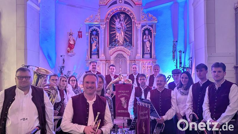 Der Erlös des Konzerts der Grenzland-Blaskapelle kommt dem Förderverein der Dorfkirche zugute. Bild: Grenzland-Blaskapelle Dietersdorf/exb
