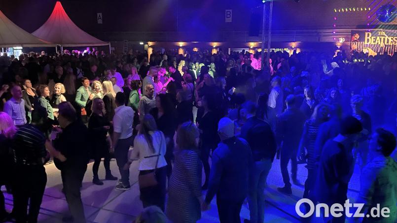 &quot;Höllriegl&#039;s Weihnachtsparty&quot; lockte alljährlich viele Hundert Besucher auf die Tanzfläche. Archivbild: Kunz