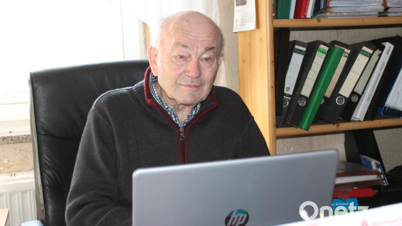 Dass Albert Kick gerne recherchiert, ist bekannt. Nun hat sich der ehemalige Kommunalpolitiker den früheren Bürgermeistereien gewidmet. Bild: pi