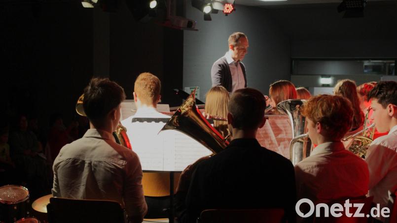 Die GMG-Bigband präsentierte unter der Leitung von Andreas Billner eine Vielfalt von musikalischen Genres im Stil des Swings. Bild: Dagmar Williamson