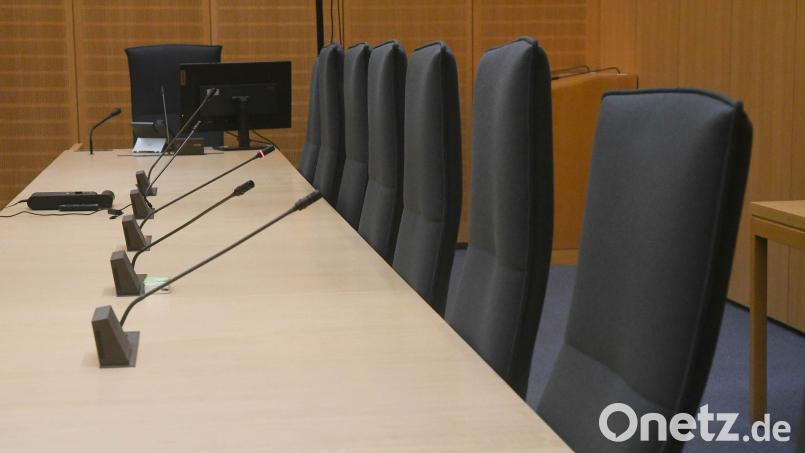 Ein 15-Jähriger muss sich wegen des Vorwurfs des Mordes vor der Ersten Jugendkammer des Ladgerichts Weiden verantworten. Bild: Gabi Schönberger