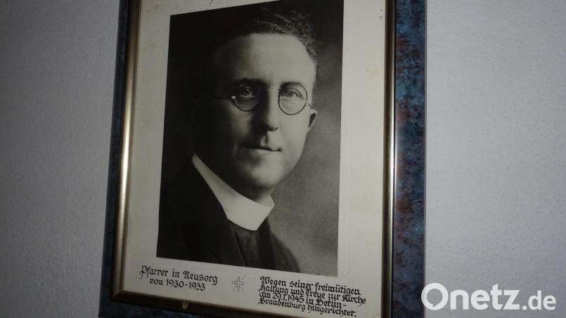 In der Pfarrkirche von Neusorg (Landkreis Tirschenreuth) erinnert dieses Foto an Pfarrer Josef Losch. Archivbild: Alfons Prechtl