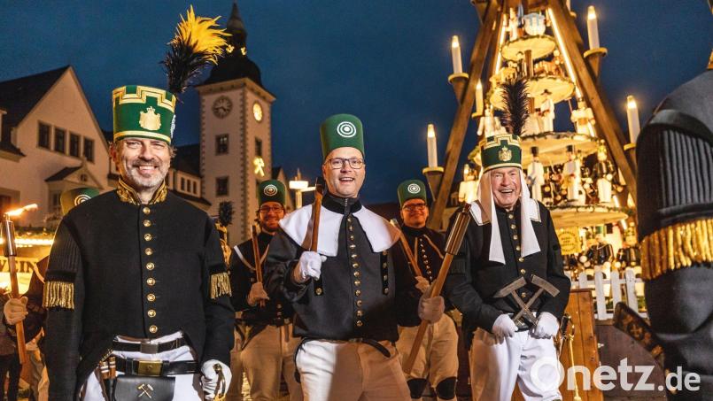 So sieht es auf dem Freiberger Christmarkt aus. In der sächsischen Silberstadt Freiberg (etwa 41.000 Einwohner) wird die Tradition der Bergmänner noch immer gelebt. Bild: Silberstadt Freiberg, Philipp Herfort Photography