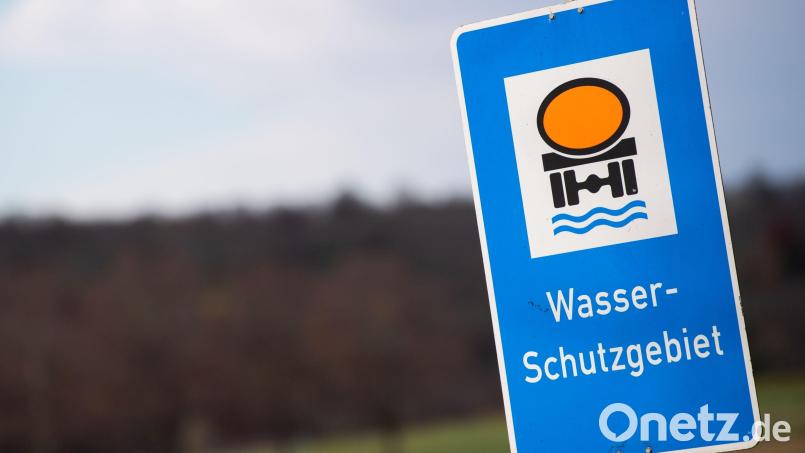 Dieses Schild kennzeichnet den Bereich von Wasserschutzgebieten. Symbolbild: Tom Weller/dpa