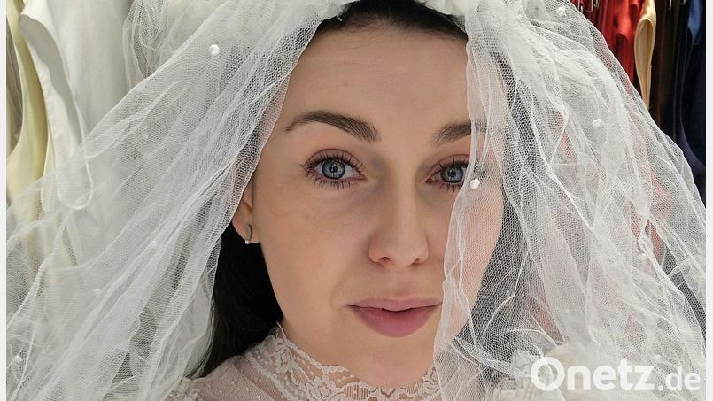 Selfie als Braut. Anita Eichhorn hat am Freitag einen großen Auftritt im Hofbräuhaus. Bild: Eichhorn