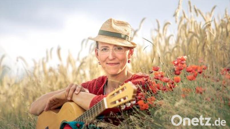 Martina Schwarzmann kommt mit ihrem Programm nach Speichersdorf. Bild: Gregor Wiebe/exb