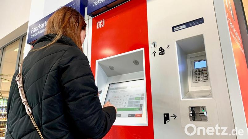 Der Landkreis Neustadt/WN wird ab dem 1. Januar 2026 Teil des Verkehrsbunds Großraum Nürnberg, kurz VGN, sein. Das Kaufen von Fahrkarten dürften dann einfacher werden. Archivbild: Gabi Schönberger