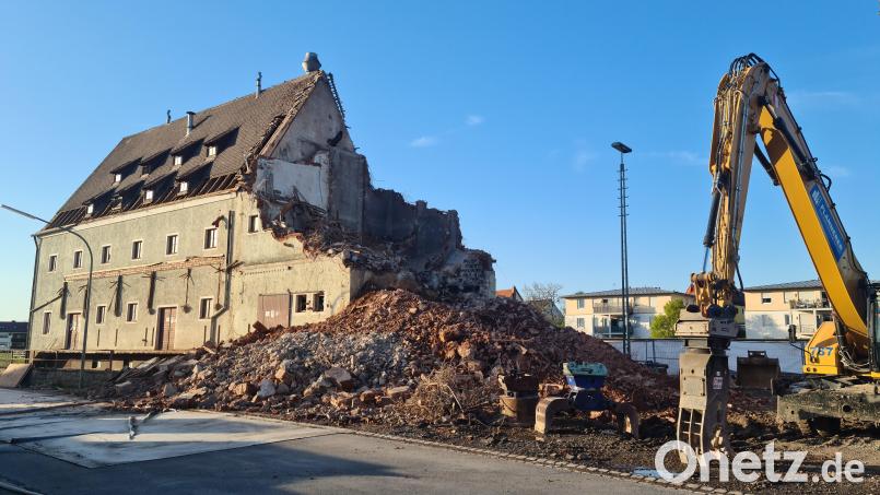 Das einstige Raiffeisen-Lagerhaus wird aktuell abgerissen. Bild: sne